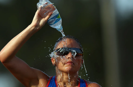 How to exercise safely in hot weather